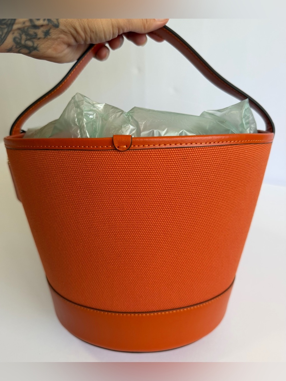 COACH 2024 Halloween Pumpkin Trick or Treat Bucket Bag Gold Glitter NWT CW533 - Picture 3 of 12